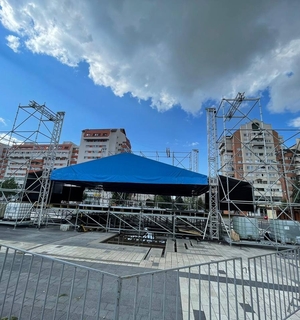 Acoperis scenă + podea (8x10m)